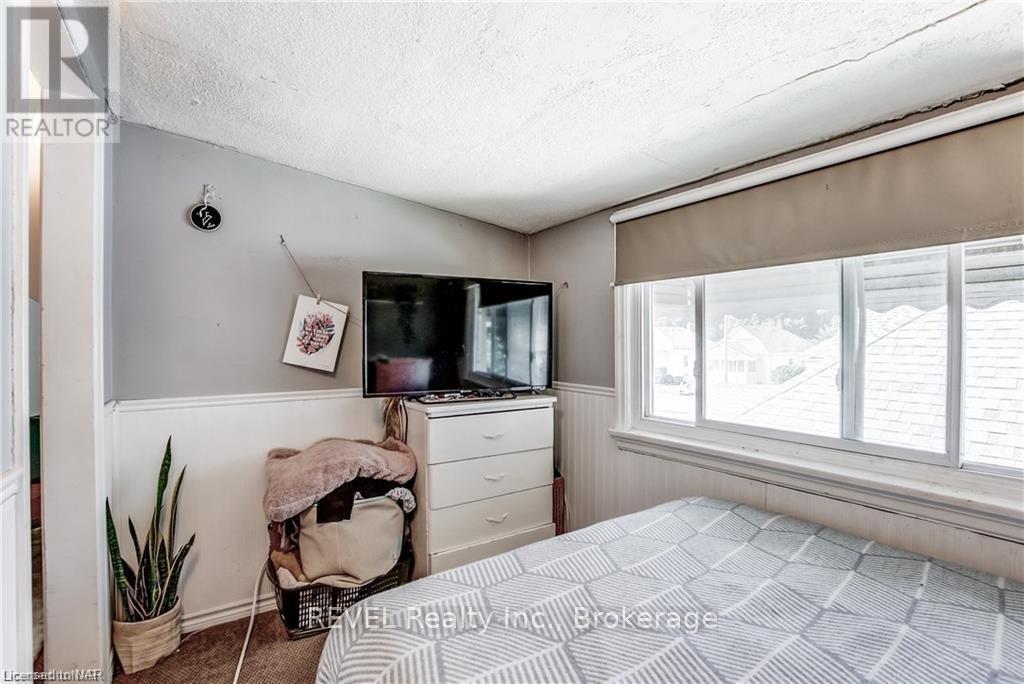 Upper - 5 Linwood Street, St. Catharines, Ontario  L2R 1H2 - Photo 7 - X12385585