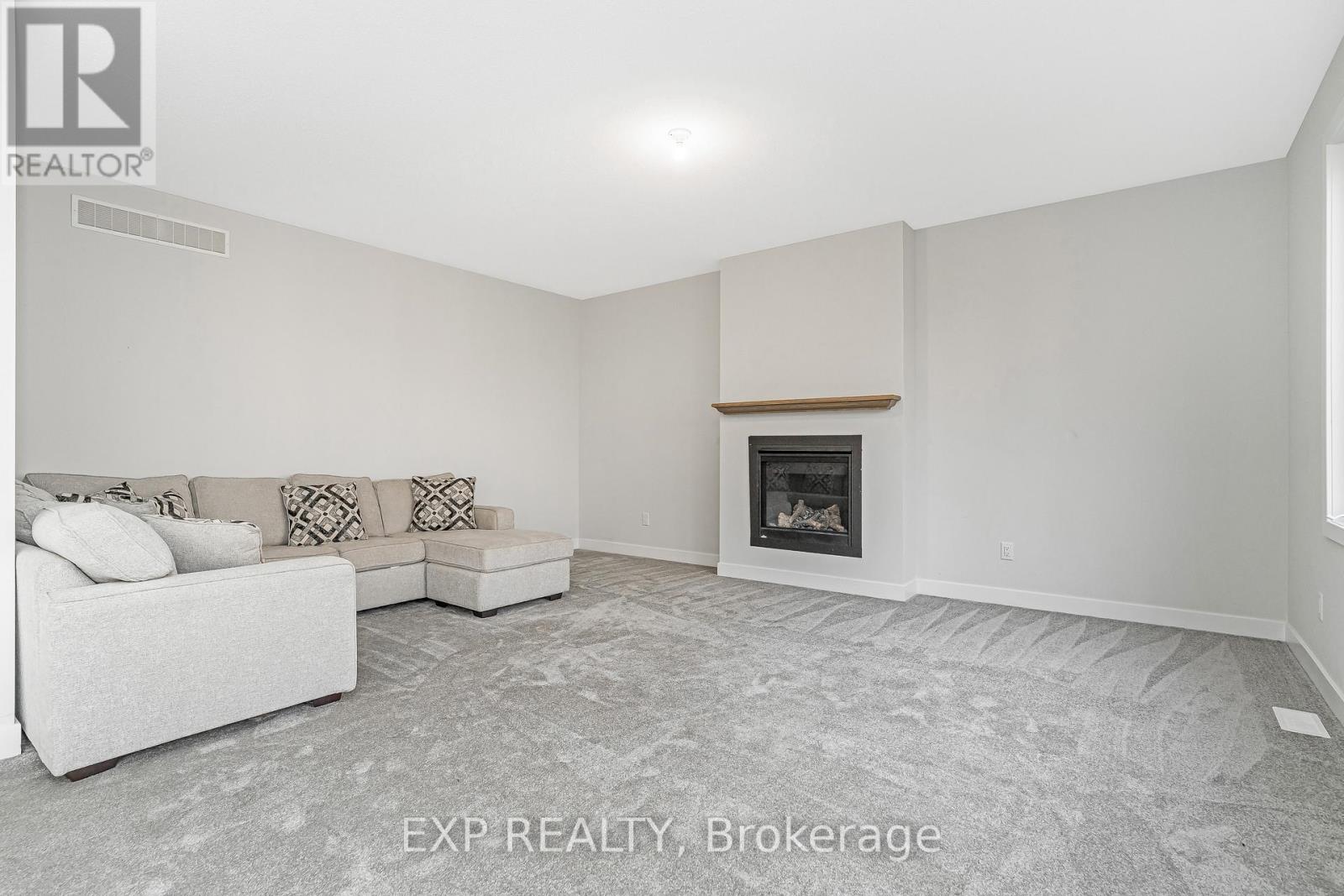 256 Antler Court, Mississippi Mills, Ontario  K0A 1A0 - Photo 12 - X12534918