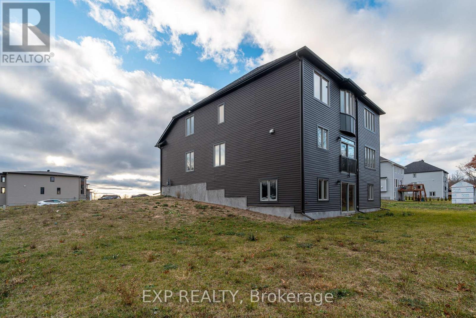 256 Antler Court, Mississippi Mills, Ontario  K0A 1A0 - Photo 47 - X12534918