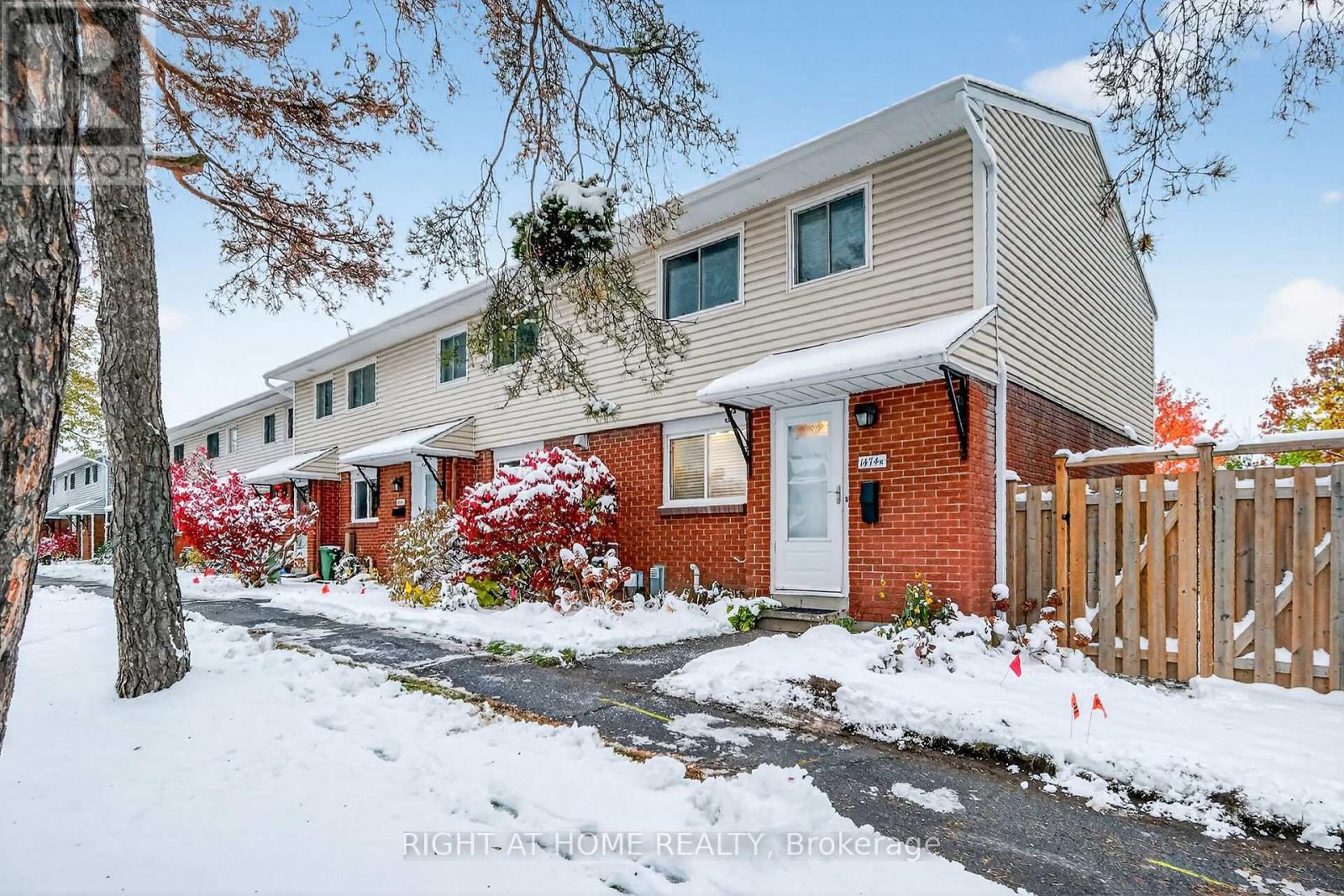 95 - 1474 Heatherington Road, Ottawa, Ontario  K1V 6S1 - Photo 2 - X12534580