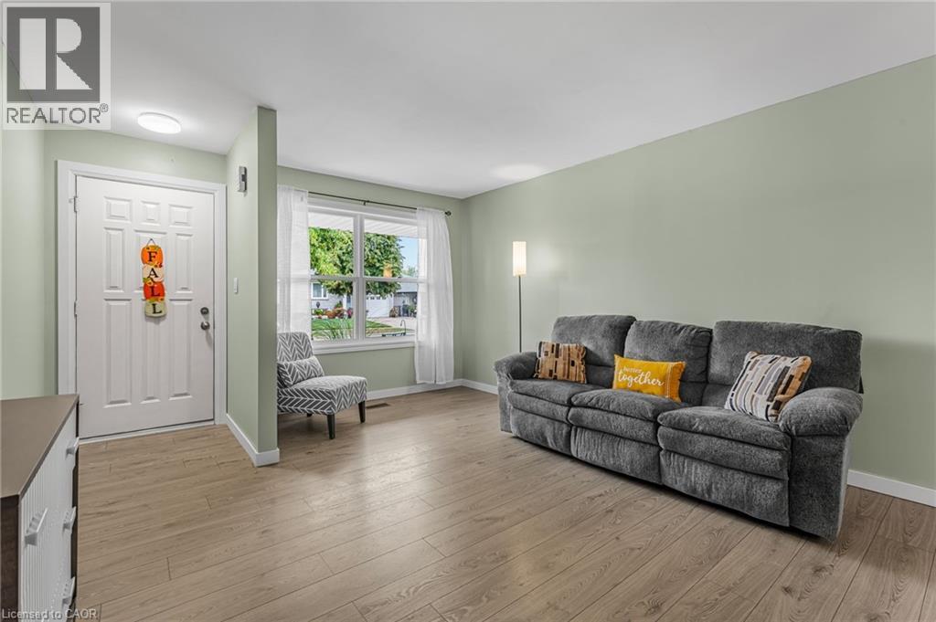 5880 Crimson Drive, Niagara Falls, Ontario L2G 7T7 - Photo 4 - 40773648