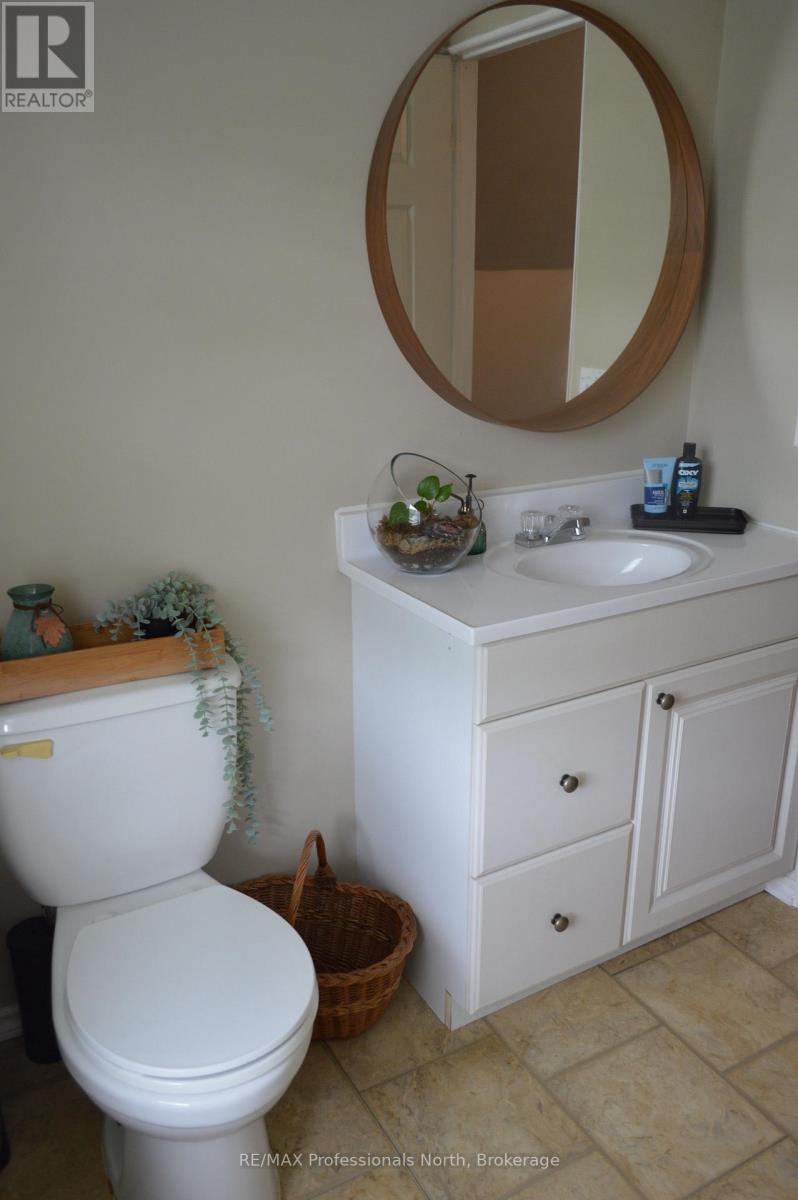 72 Bobcaygeon Road, Minden Hills, Ontario K0M 2K0 - Photo 17 - X12534820