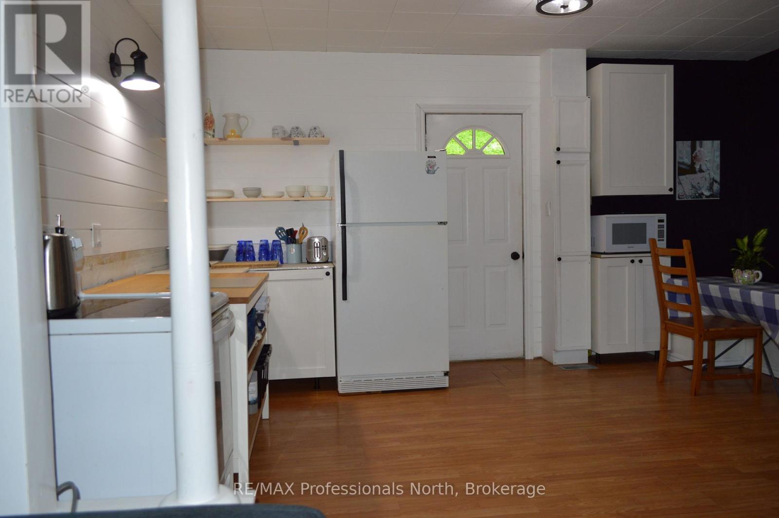 72 Bobcaygeon Road, Minden Hills, Ontario K0M 2K0 - Photo 27 - X12534820