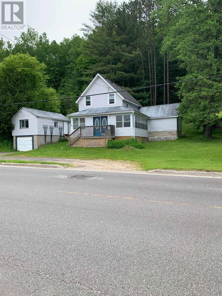 72 Bobcaygeon Road, Minden Hills, Ontario K0M 2K0 - Photo 3 - X12534820