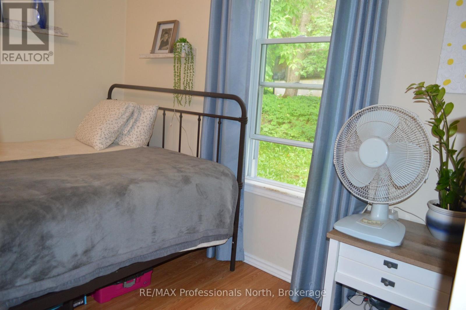 72 Bobcaygeon Road, Minden Hills, Ontario K0M 2K0 - Photo 32 - X12534820