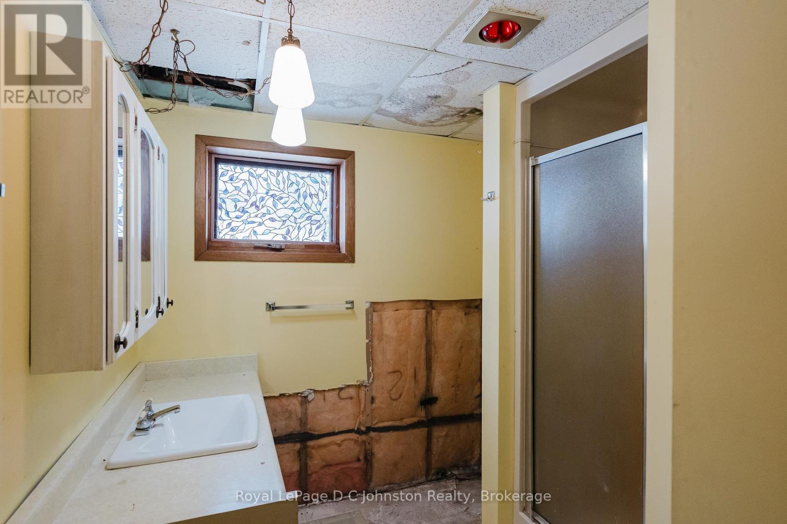 811 30th Street W, Georgian Bluffs, Ontario  N4K 6V5 - Photo 29 - X12534856