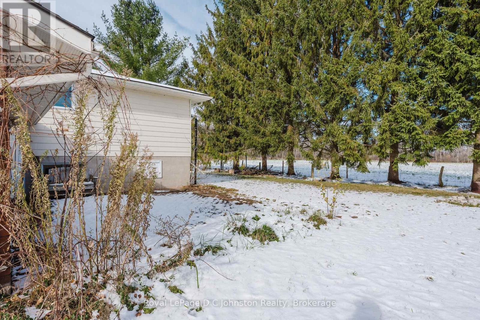811 30th Street W, Georgian Bluffs, Ontario  N4K 6V5 - Photo 38 - X12534856