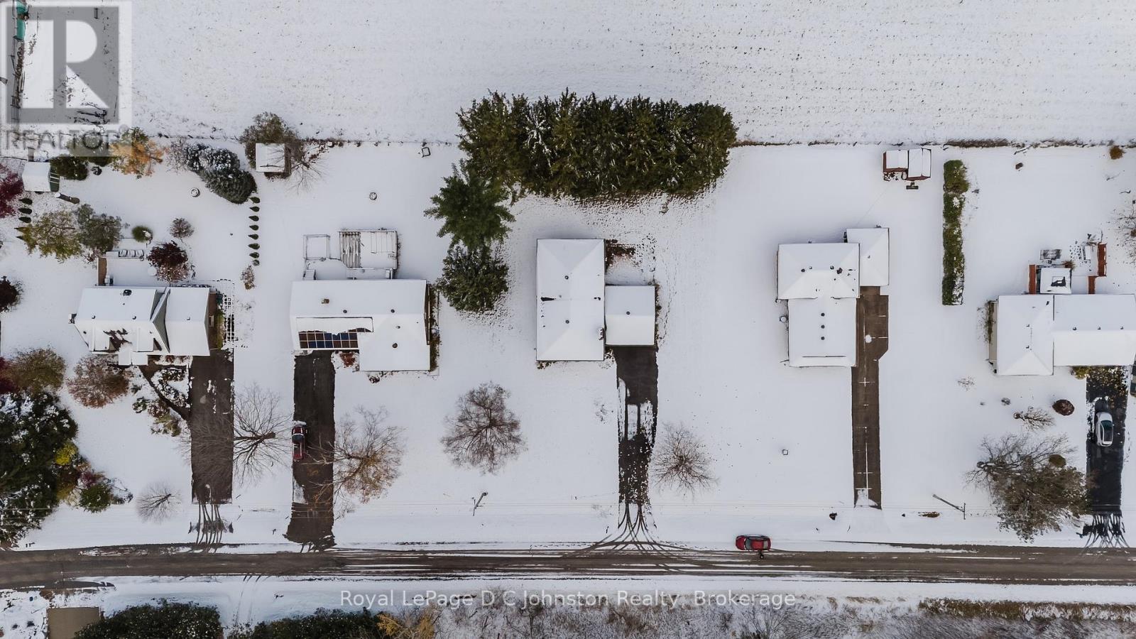 811 30th Street W, Georgian Bluffs, Ontario  N4K 6V5 - Photo 5 - X12534856