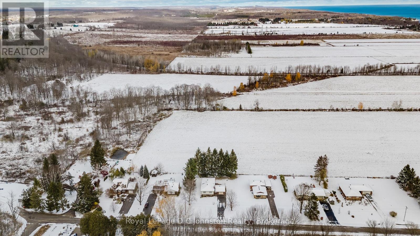 811 30th Street W, Georgian Bluffs, Ontario  N4K 6V5 - Photo 6 - X12534856