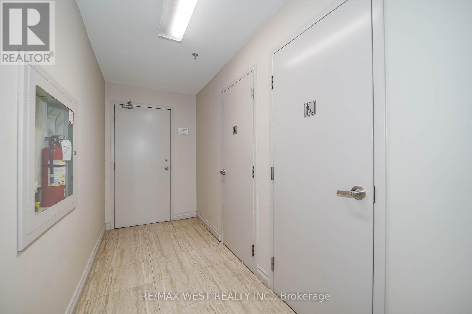 C1 & C3 - 800 Sheppard Avenue W, Toronto, Ontario  M3H 6B4 - Photo 7 - C12534784