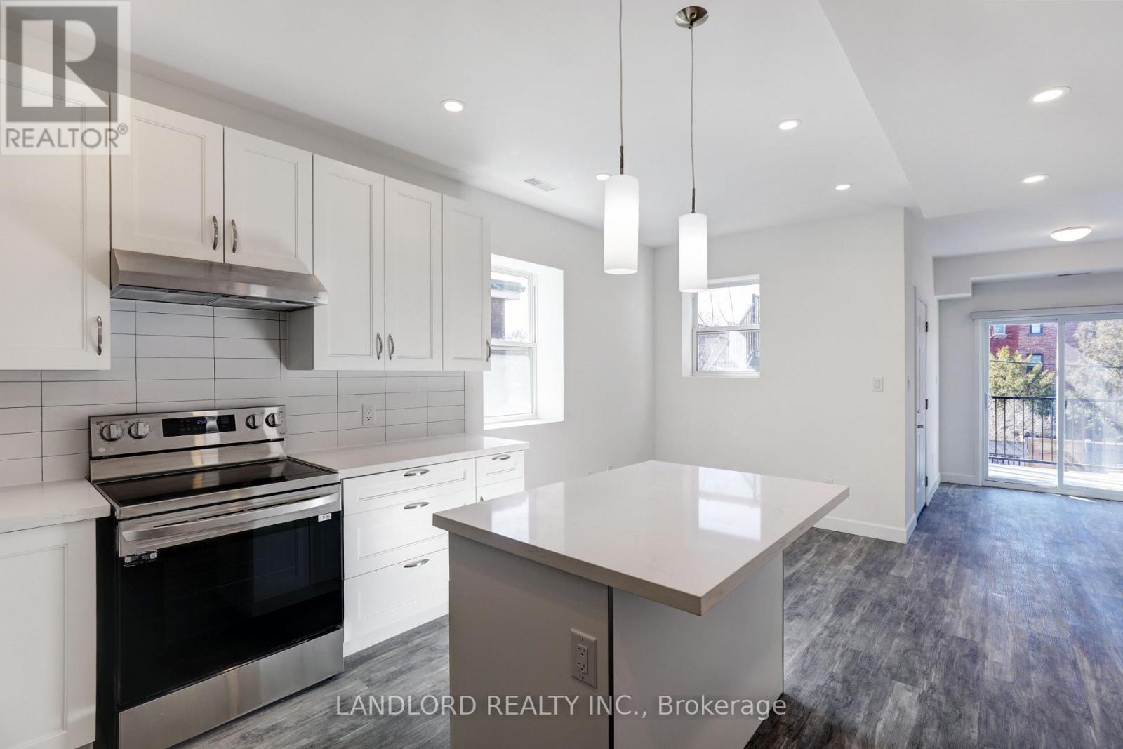 B - 620 Bathurst Street, Toronto, Ontario  M5S 2R1 - Photo 2 - C12534794