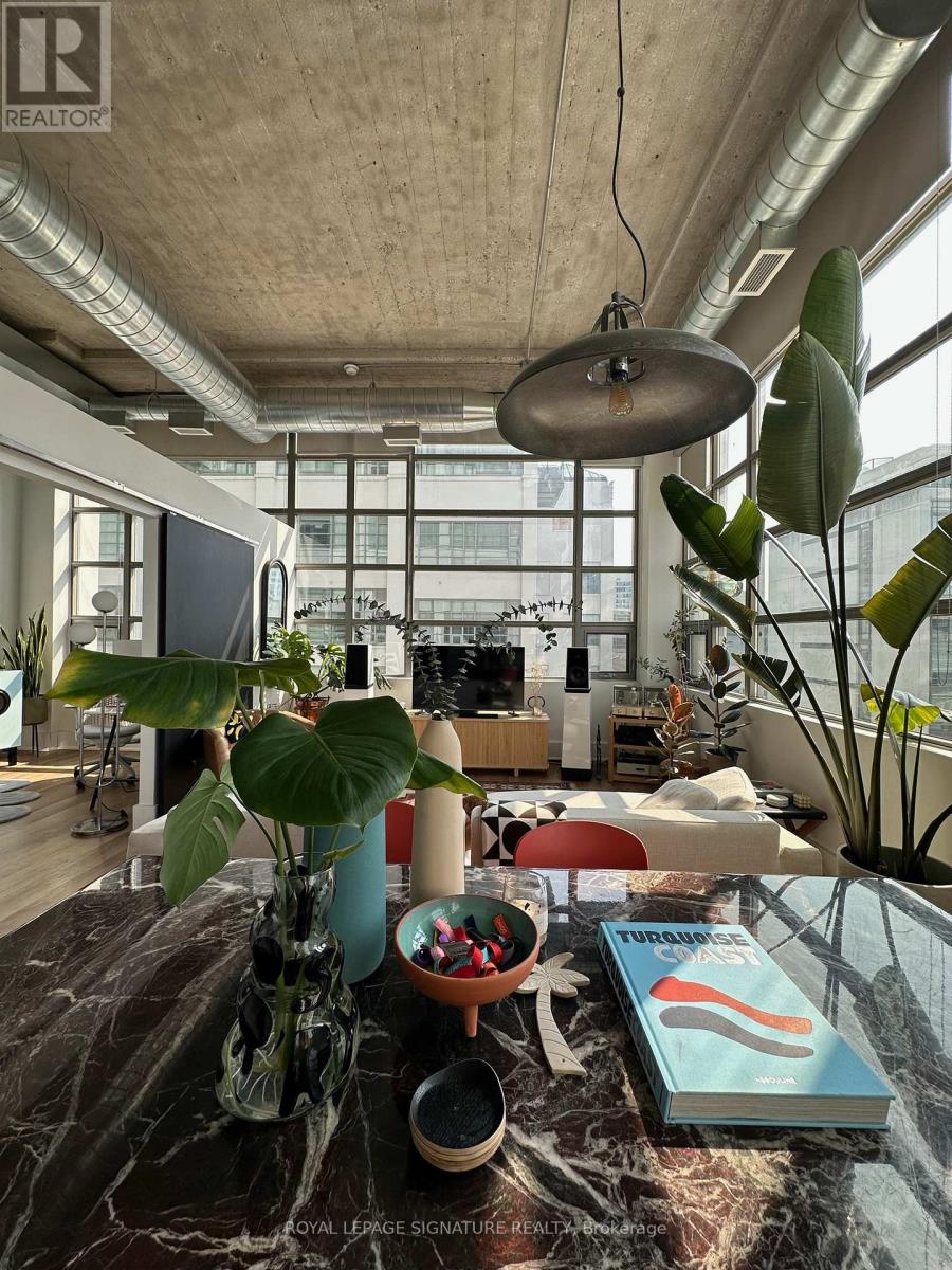 404 - 637 LAKE SHORE BOULEVARD W, Toronto, Ontario