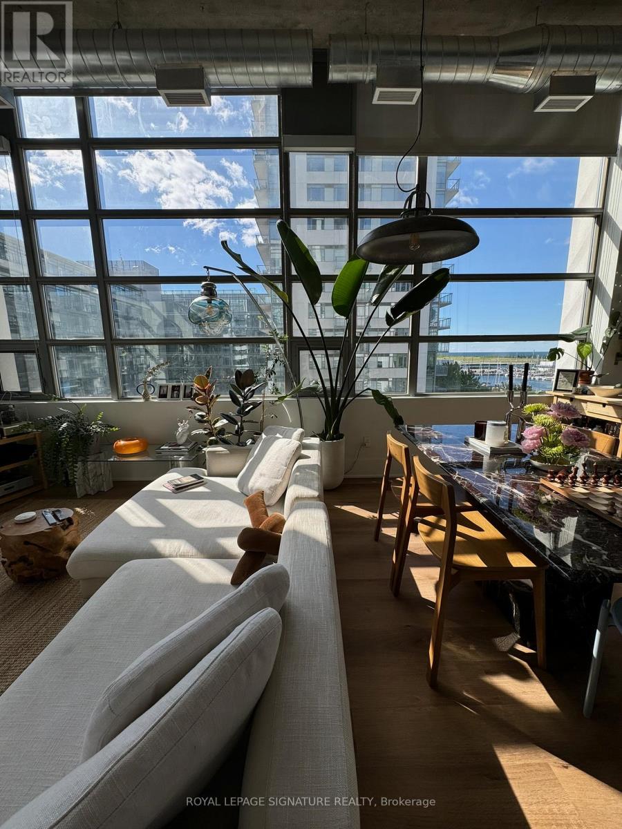 404 - 637 Lake Shore Boulevard W, Toronto, Ontario  M5V 3J6 - Photo 2 - C12534818