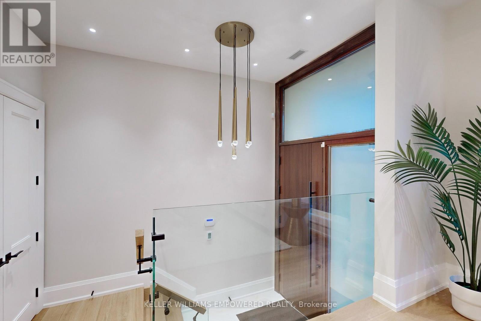 127 Joicey Boulevard, Toronto, Ontario  M5M 2T8 - Photo 4 - C12534848