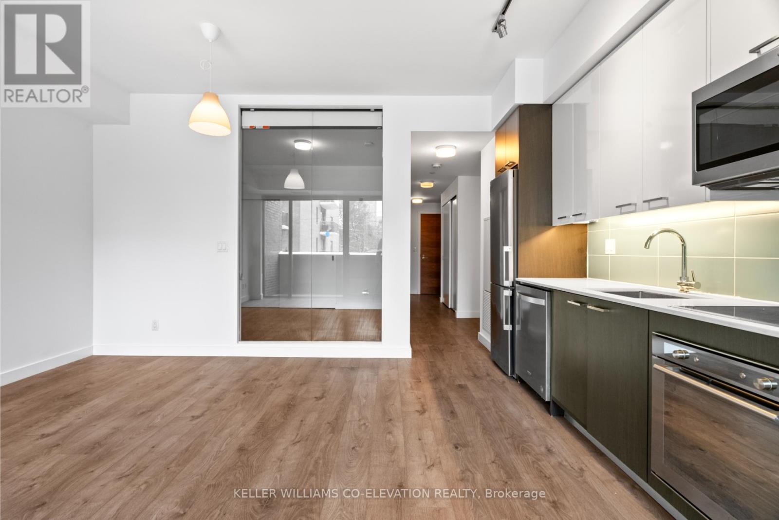 207 - 109 VAUGHAN ROAD, Toronto, Ontario