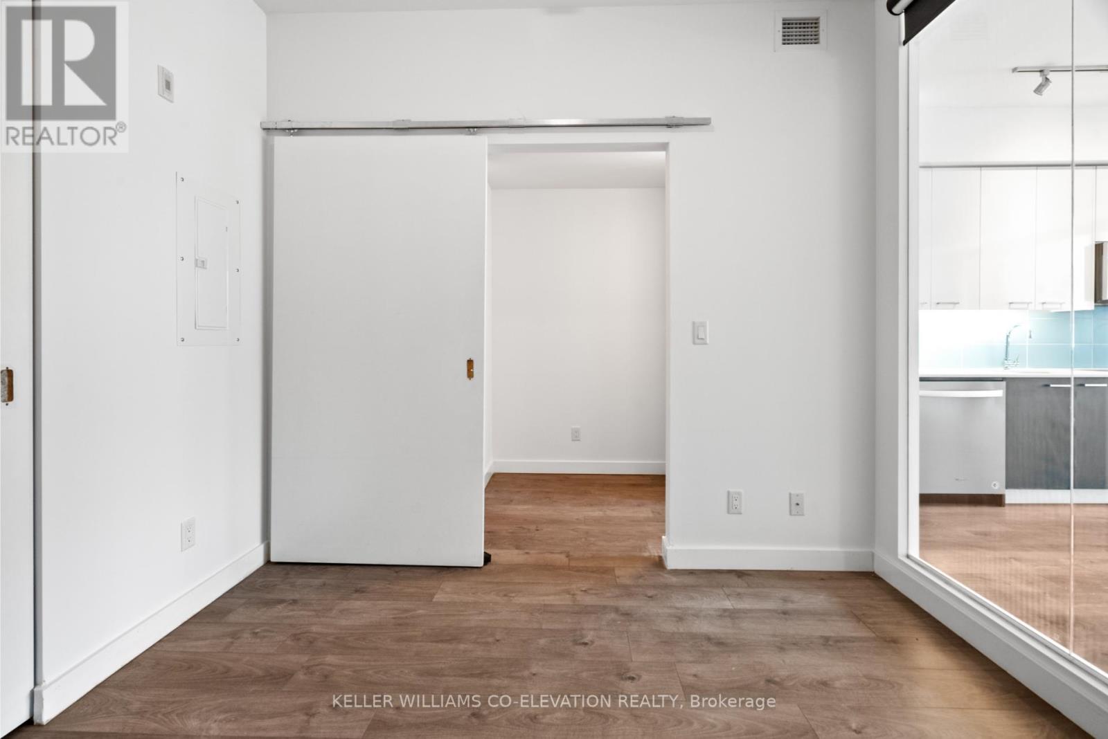 207 - 109 Vaughan Road, Toronto, Ontario  M6C 0B1 - Photo 6 - C12534870