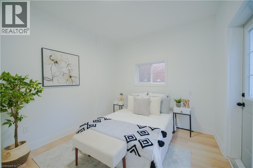 11 East 25th Street, Hamilton, Ontario  L8V 2Z9 - Photo 8 - 40787512