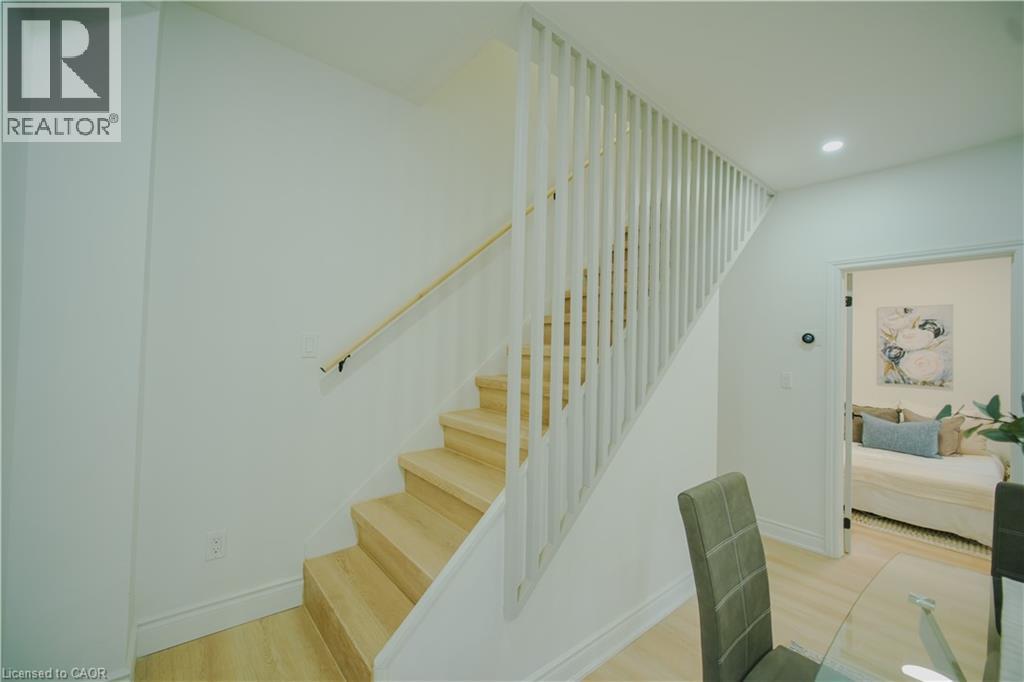 11 East 25th Street, Hamilton, Ontario  L8V 2Z9 - Photo 14 - 40787512