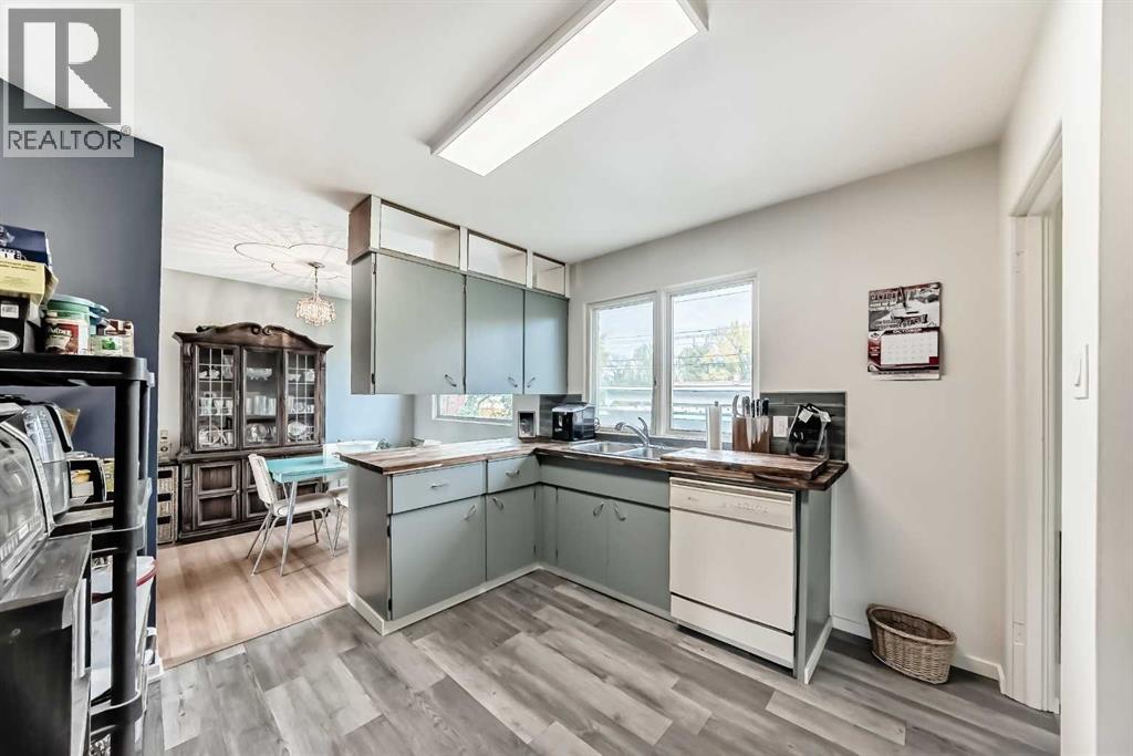 126 Springwood Drive Sw, Calgary, Alberta  T2W 0K5 - Photo 19 - A2261893