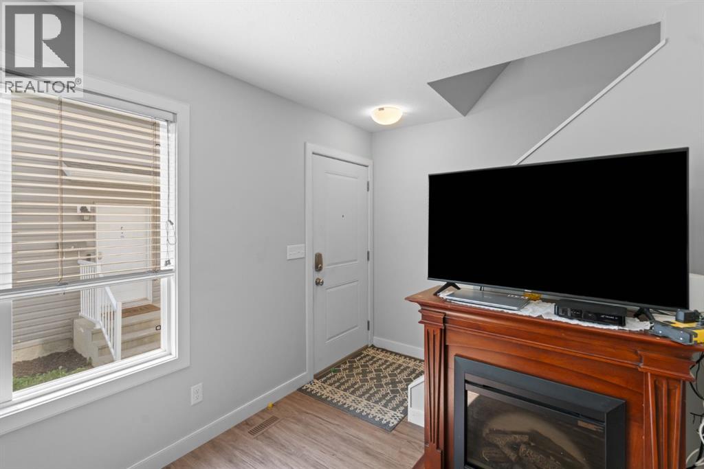 G, 5220 41 Street, Camrose, Alberta  T4V 0Z9 - Photo 4 - A2254709