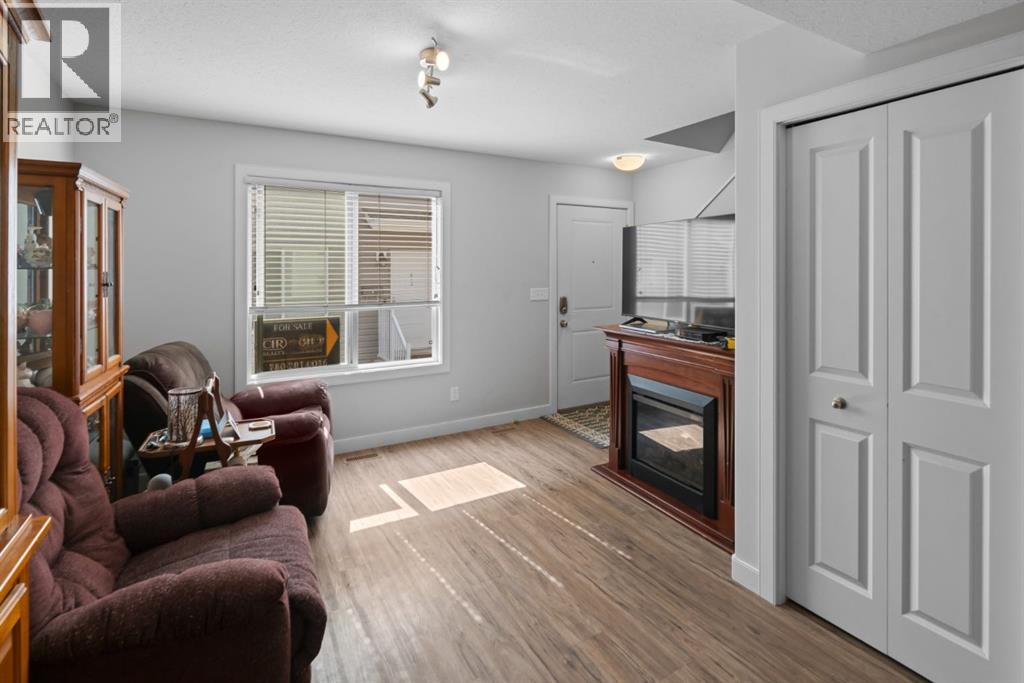 G, 5220 41 Street, Camrose, Alberta  T4V 0Z9 - Photo 5 - A2254709