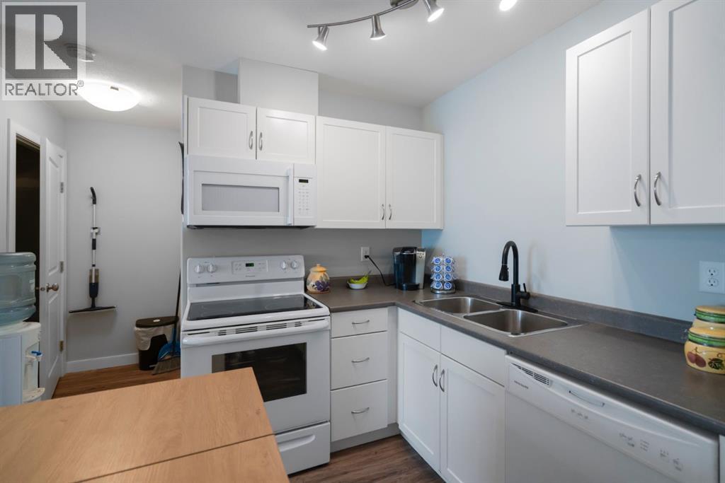 G, 5220 41 Street, Camrose, Alberta  T4V 0Z9 - Photo 8 - A2254709