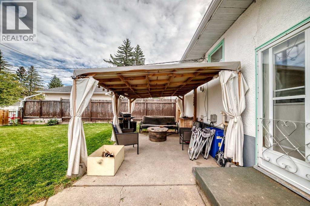 126 Springwood Drive Sw, Calgary, Alberta  T2W 0K5 - Photo 38 - A2261893