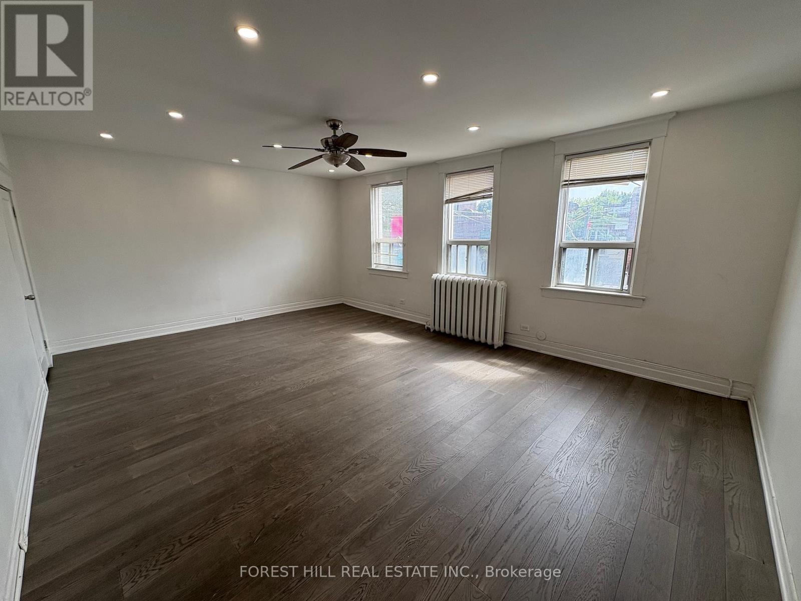 722a Queen Street E, Toronto, Ontario  M4M 1H2 - Photo 3 - E12534768