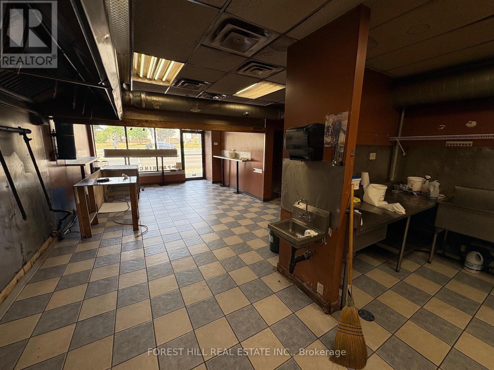 2851 Kingston Road, Toronto, Ontario  M1M 1N2 - Photo 6 - E12534840