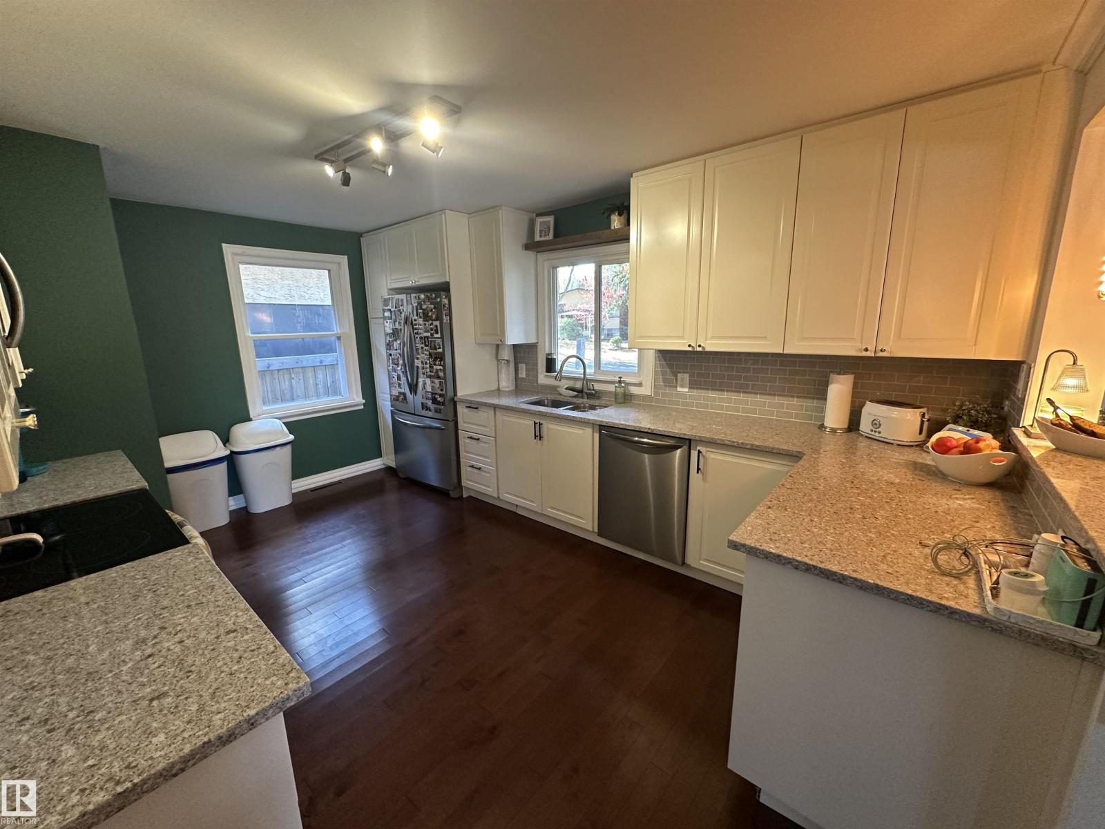 10447 81 St Nw, Edmonton, Alberta  T6A 3K9 - Photo 5 - E4462738