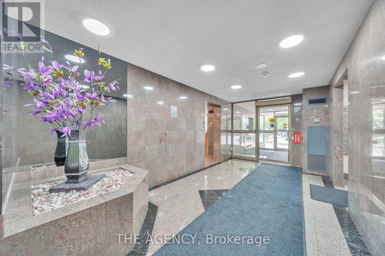 505 - 30 Malta Avenue, Brampton, Ontario  L6Y 4S5 - Photo 6 - W12424552