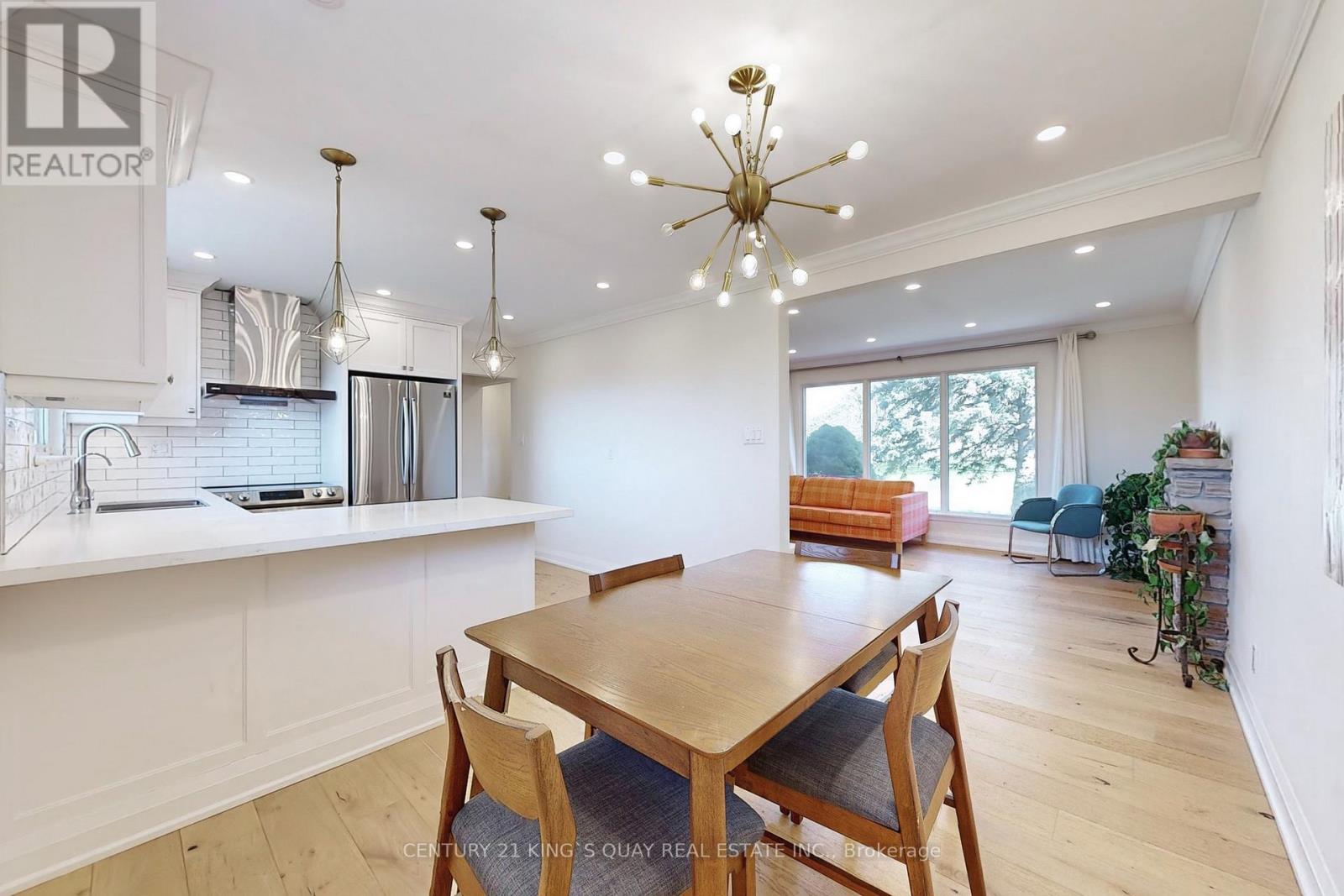 4 Honeybourne Crescent, Markham, Ontario  L3P 1P3 - Photo 12 - N12534914