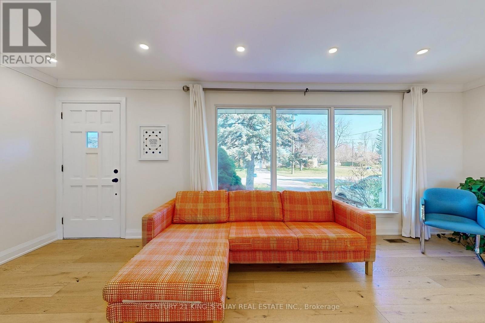 4 Honeybourne Crescent, Markham, Ontario  L3P 1P3 - Photo 4 - N12534914