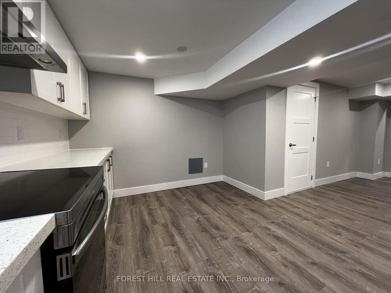 Lower - 181 Johnson Street, Barrie, Ontario  L4M 6B1 - Photo 16 - S12534922