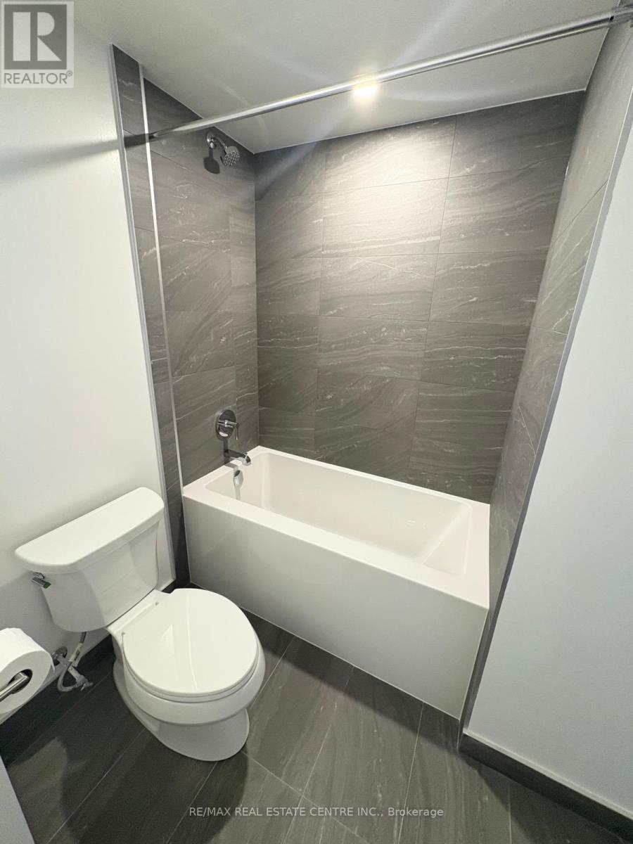 1708 - 4015 The Exchange, Mississauga, Ontario  L5B 1M7 - Photo 10 - W12534780