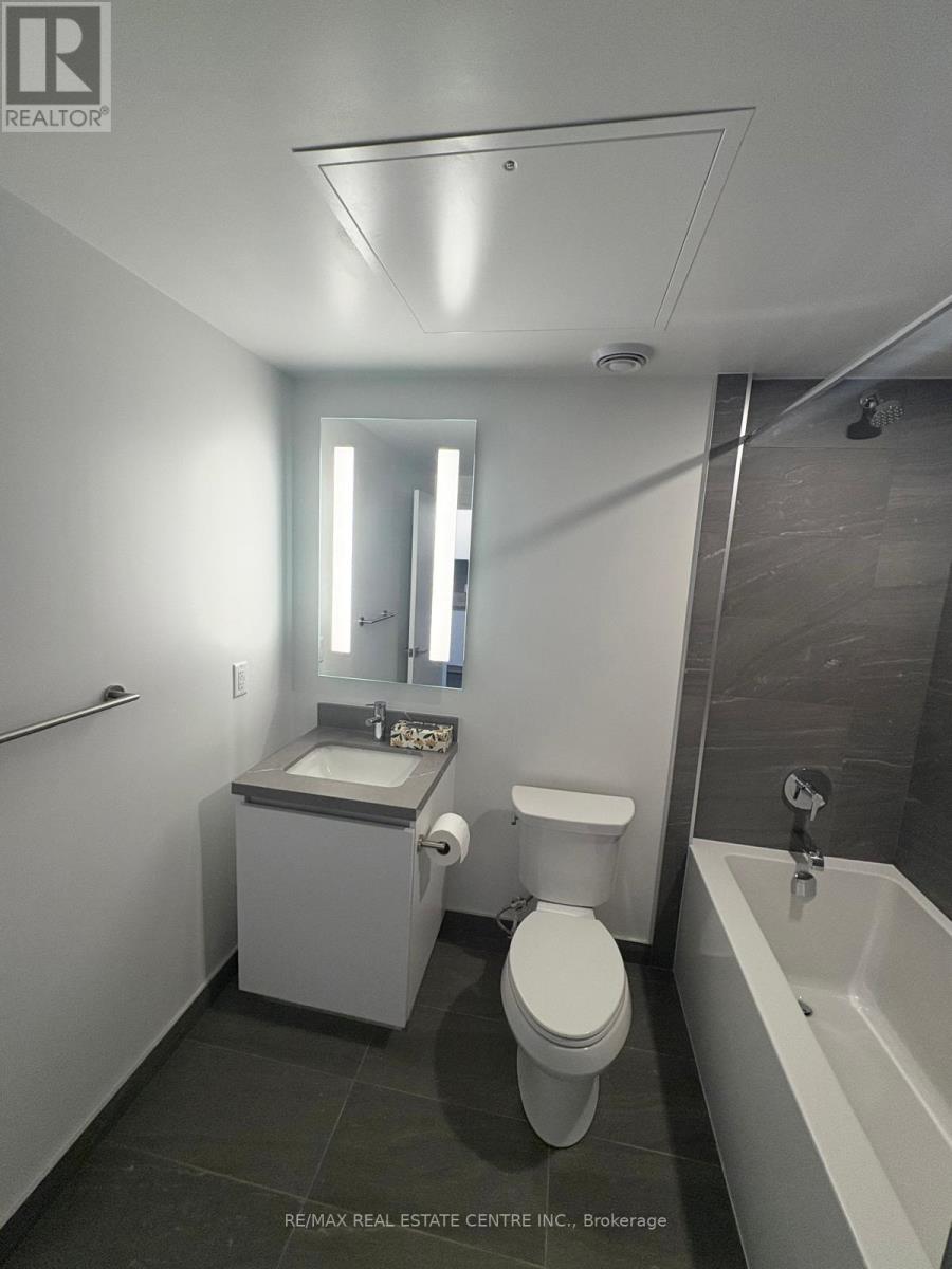 1708 - 4015 The Exchange, Mississauga, Ontario  L5B 1M7 - Photo 9 - W12534780