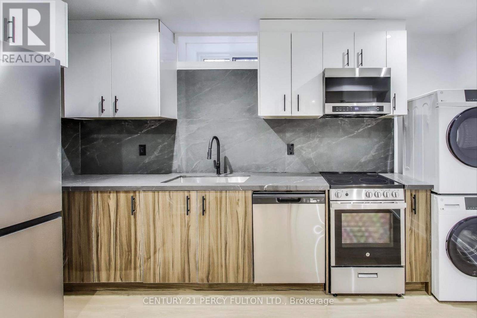 3 - 18 Springhurst Avenue, Toronto, Ontario  M6K 1A9 - Photo 5 - W12534814