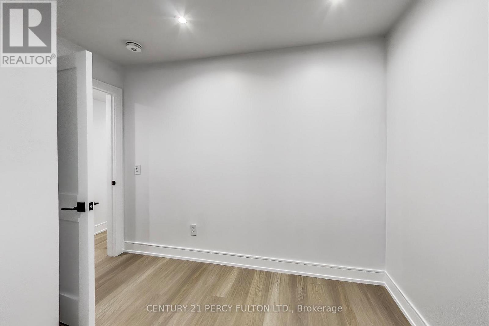 3 - 18 Springhurst Avenue, Toronto, Ontario  M6K 1A9 - Photo 8 - W12534814