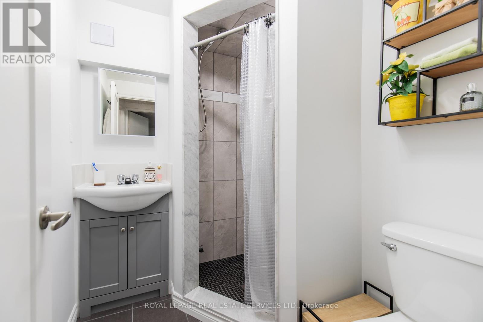 75 Upwood Avenue, Toronto, Ontario  M6L 3A4 - Photo 32 - W12534830