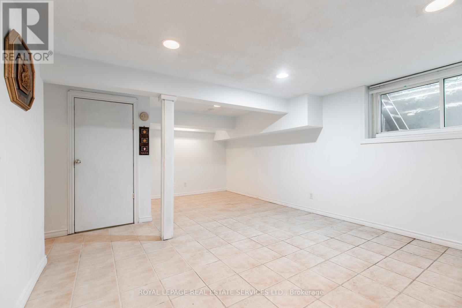 75 Upwood Avenue, Toronto, Ontario  M6L 3A4 - Photo 36 - W12534830