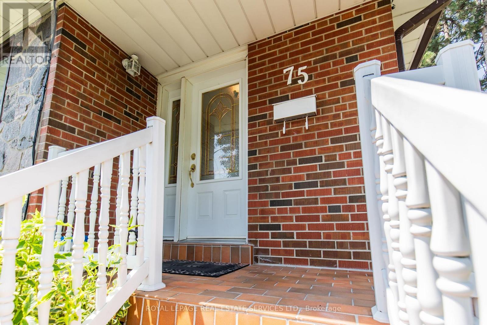 75 Upwood Avenue, Toronto, Ontario  M6L 3A4 - Photo 4 - W12534830