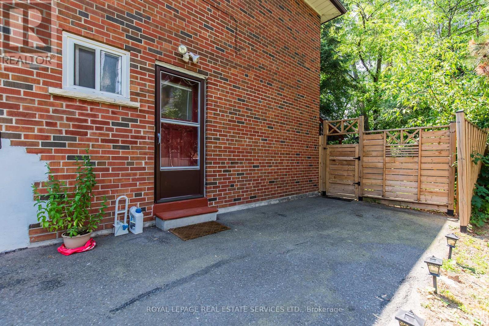 75 Upwood Avenue, Toronto, Ontario  M6L 3A4 - Photo 40 - W12534830
