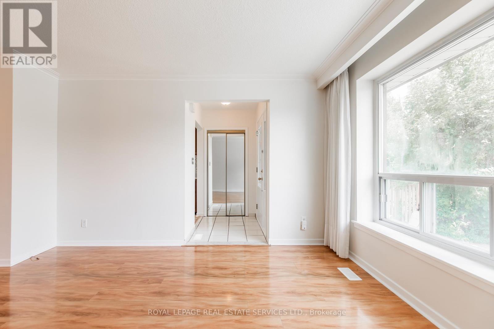 75 Upwood Avenue, Toronto, Ontario  M6L 3A4 - Photo 6 - W12534830