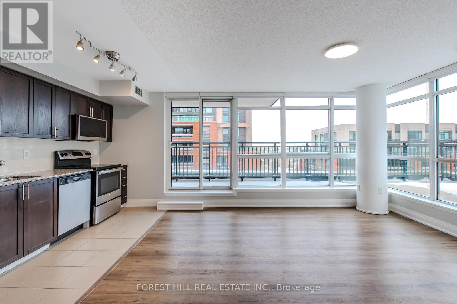 734 - 830 Lawrence Avenue W, Toronto, Ontario  M6A 0A2 - Photo 4 - W12534832