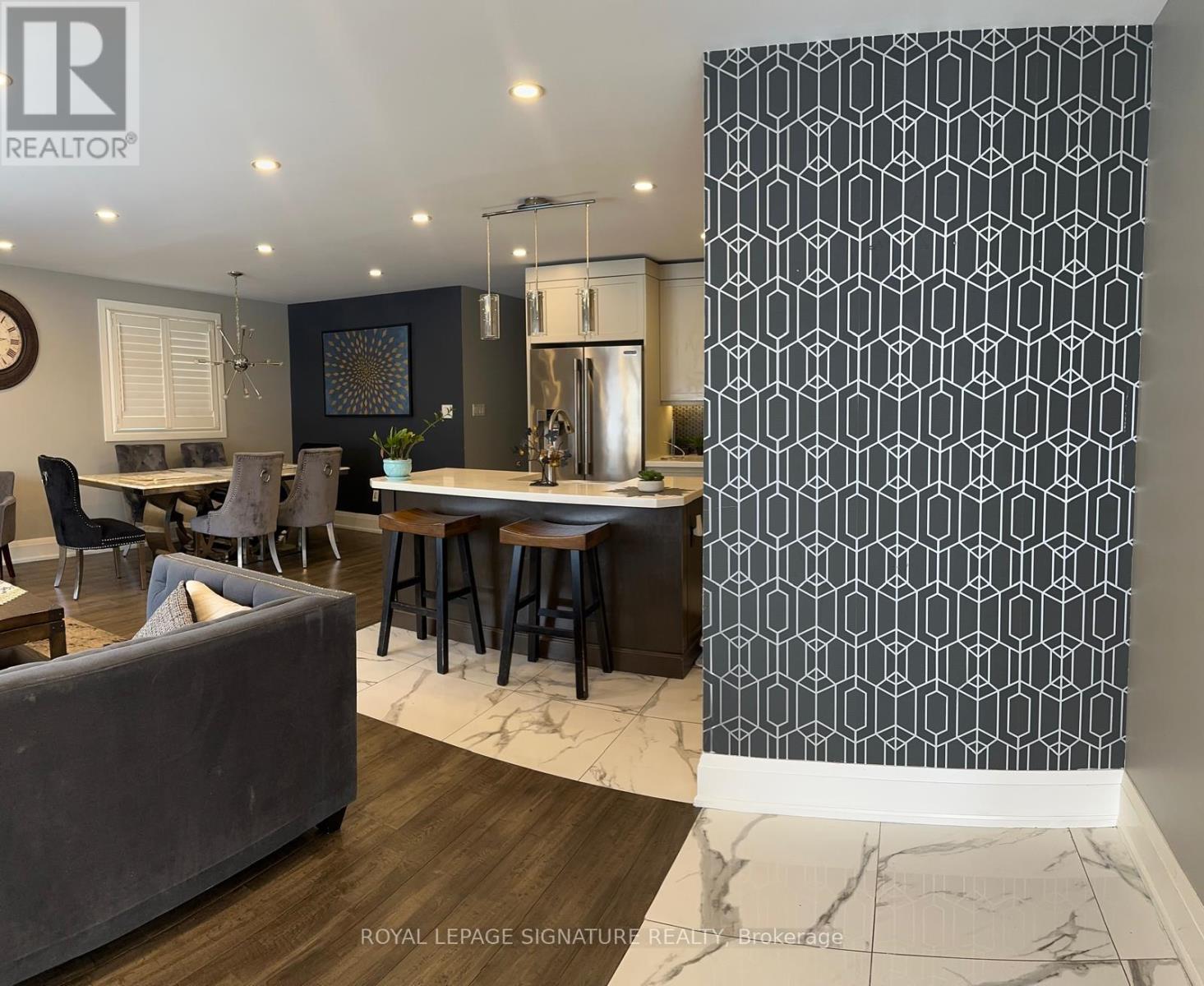 890 Maple Avenue, Milton, Ontario  L9T 3N4 - Photo 4 - W12534864