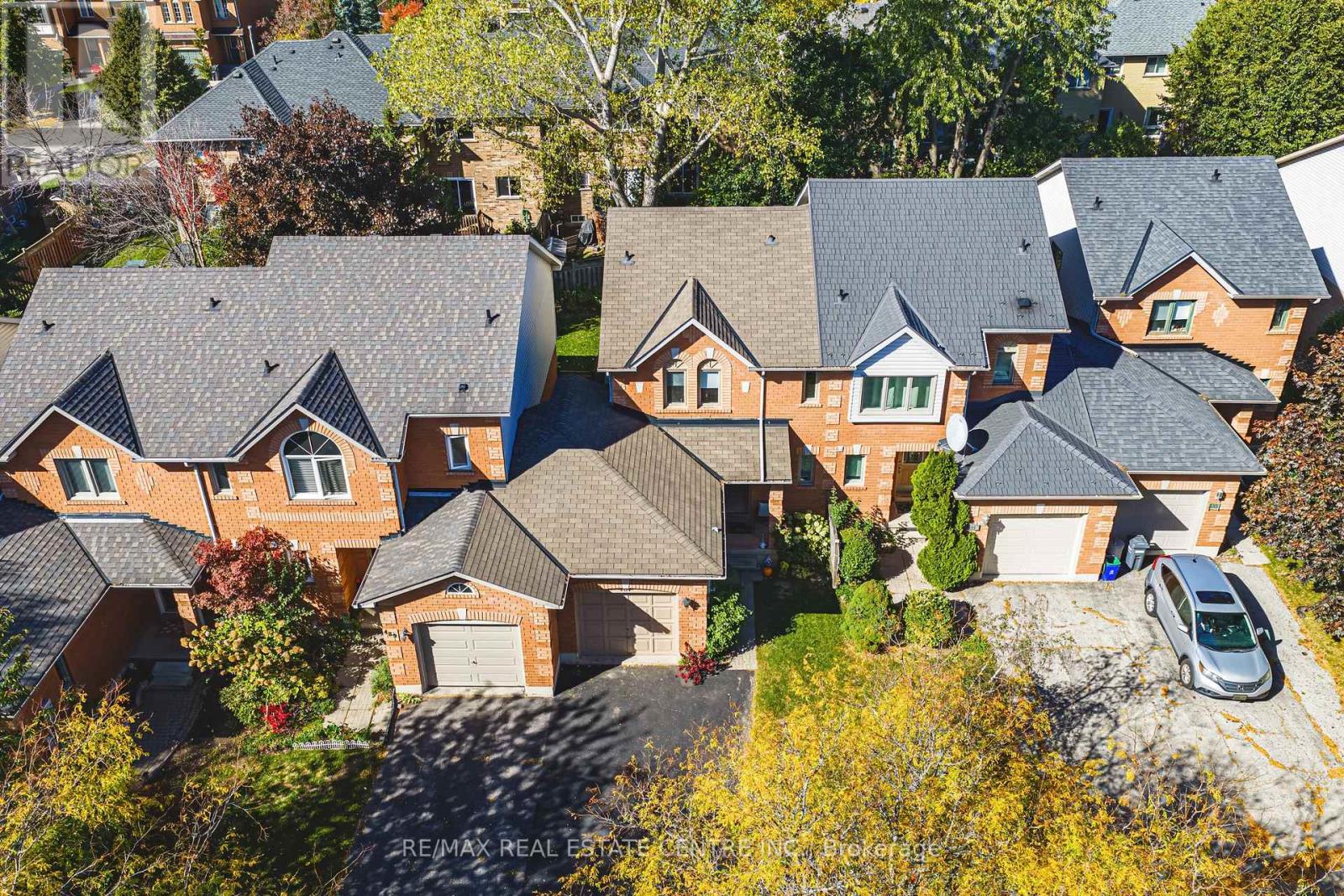 487 Taylor Crescent, Burlington, Ontario  L7L 6G2 - Photo 4 - W12534868