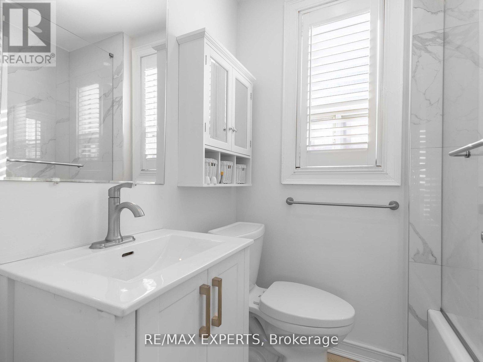 1001 Castlefield Avenue, Toronto, Ontario  M6B 1E4 - Photo 11 - W12534886