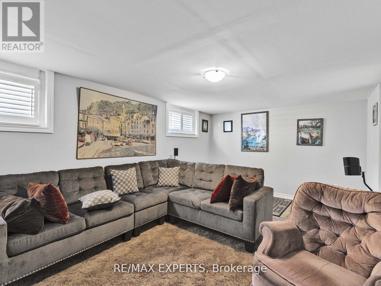 1001 Castlefield Avenue, Toronto, Ontario  M6B 1E4 - Photo 12 - W12534886