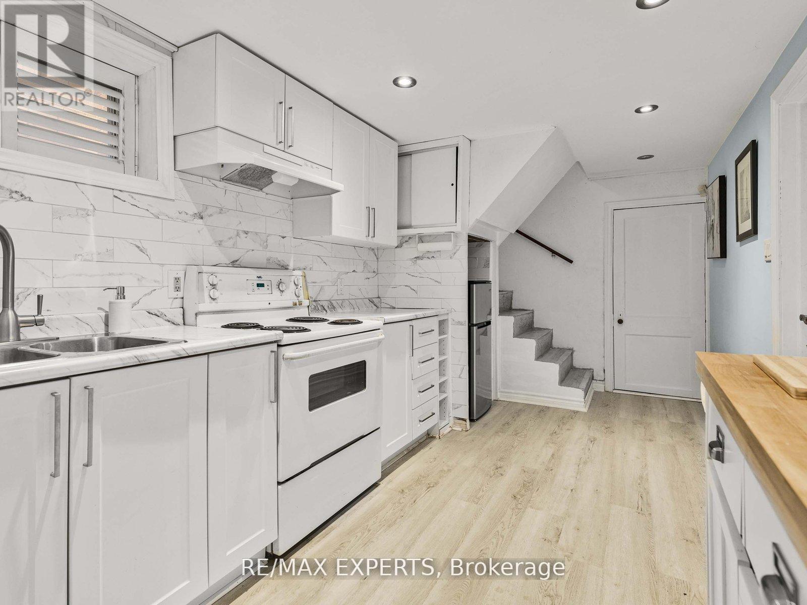 1001 Castlefield Avenue, Toronto, Ontario  M6B 1E4 - Photo 13 - W12534886