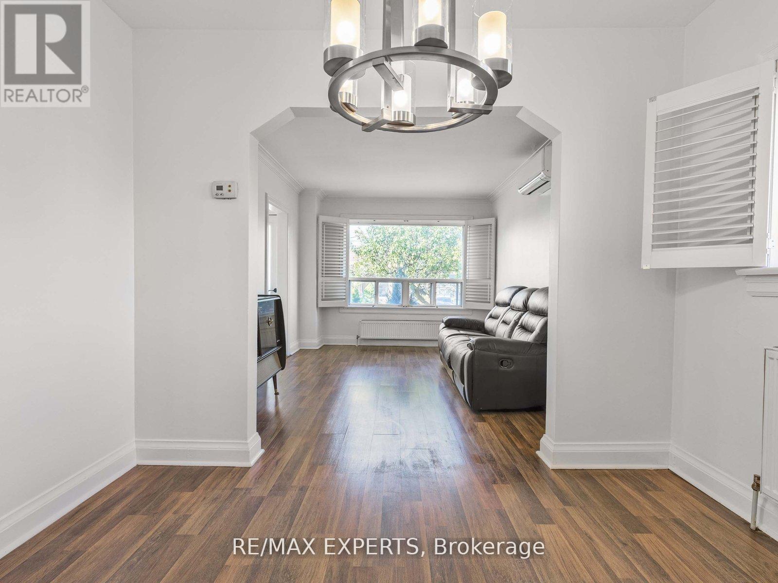 1001 Castlefield Avenue, Toronto, Ontario  M6B 1E4 - Photo 6 - W12534886